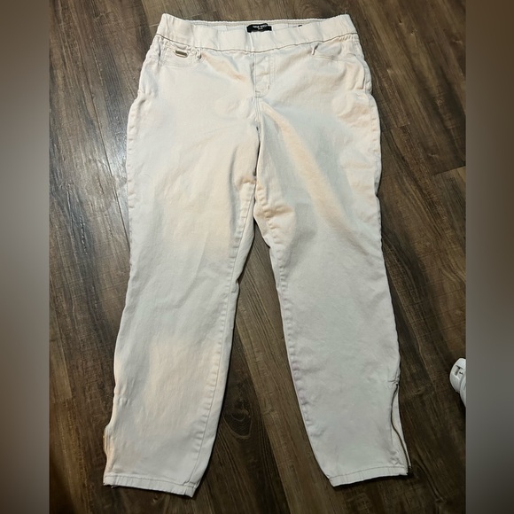 Nine West - Heidi Cream pull on crop jeans size 12 - zip bottom of legs - Picture 1 of 8